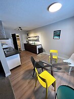 Close To Whyte University New Renovation