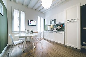 Ca d Oro Cozy Suite by Wonderful Italy