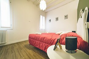 Ca d Oro Cozy Suite by Wonderful Italy