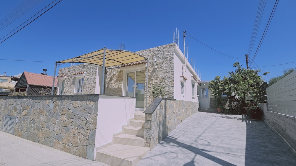 148 Lim- Stay Synergy House
