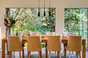 Charming Home With Mountain Views at Rivendell