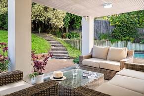 Charming Home With Mountain Views at Rivendell