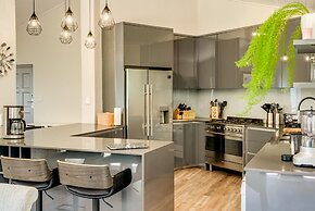 Charming Home With Mountain Views at Rivendell