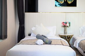 Nariya Bayfront Phuket