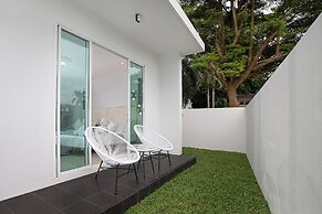 Nariya Bayfront Phuket