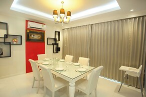 Nee Pool Villa