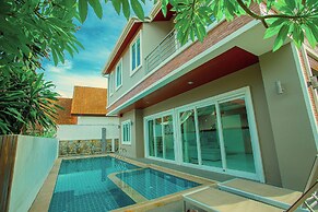 Nee Pool Villa