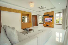 Nee Pool Villa