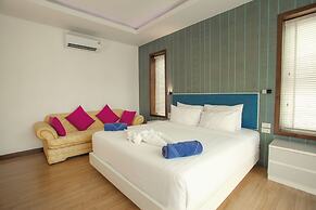 Nee Pool Villa
