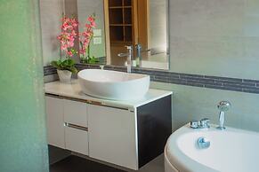 Nee Pool Villa