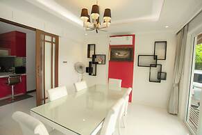 Nee Pool Villa