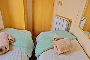 Mobile Home - Sleeps 6 - Pets Ok - Parking
