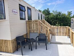 Mobile Home - Sleeps 6 - Pets Ok - Parking