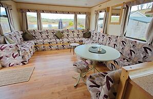 Mobile Home - Sleeps 6 - Pets Ok - Parking
