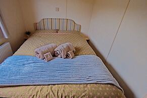 Mobile Home - Sleeps 6 - Pets Ok - Parking
