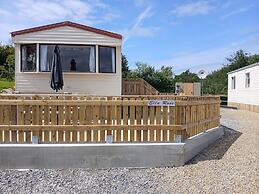 Mobile Home - Sleeps 6 - Pets Ok - Parking