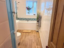 Sea Glass - 2 Bedroom Apartment - Manorbier