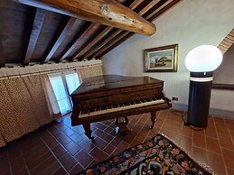 Eighteenth-century Tuscan Villa Tricolle