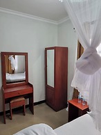 Voyage Camp Safari Lodge