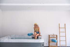 Villa Cam lia by Homie