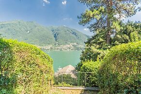 OC Lake Love in Laglio
