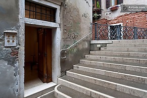 San Polo Apartment by Ca-sa Check