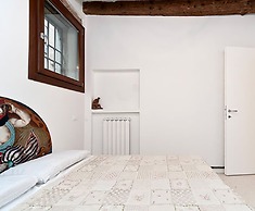 San Polo Apartment by Ca-sa Check