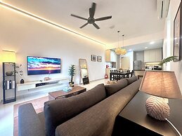 Stylish Urban Oasis
