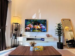 Stylish Urban Oasis