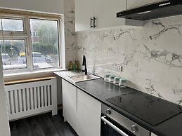 Comfy 2-bedroom Apartment