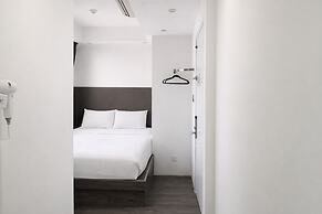 A Hotel Dickson