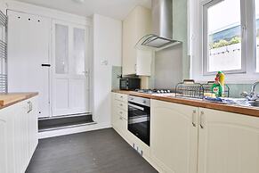 Stunning 2 Bedroom Cardiff Bay House