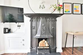 Stunning 2 Bedroom Cardiff Bay House