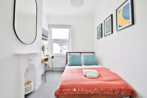 Stunning 2 Bedroom Cardiff Bay House