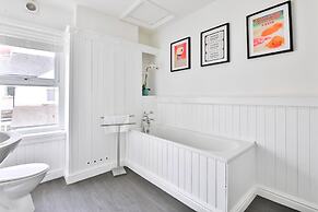 Stunning 2 Bedroom Cardiff Bay House