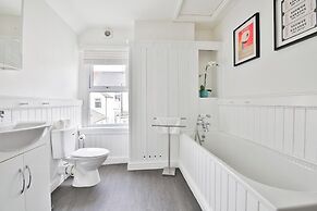 Stunning 2 Bedroom Cardiff Bay House