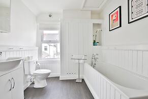 Stunning 2 Bedroom Cardiff Bay House