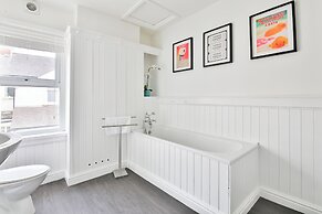Stunning 2 Bedroom Cardiff Bay House