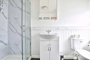 Stunning 2 Bedroom Cardiff Bay House