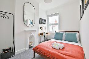 Stunning 2 Bedroom Cardiff Bay House