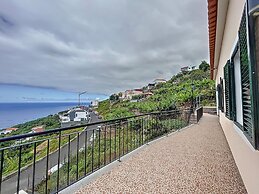 Ocean Serenity House by Atlantic Holiday
