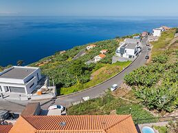 Ocean Serenity House by Atlantic Holiday