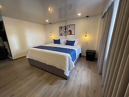 Hotel Embajada 44