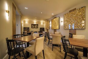Azores Book Hotel