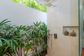 Villa Canopy