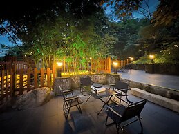 TRAVEL TREE INN