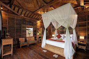 Santris Villa by GenuineHost