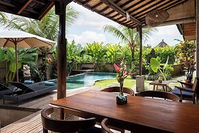 Santris Villa by GenuineHost
