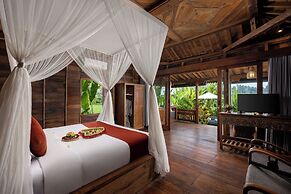 Santris Villa by GenuineHost