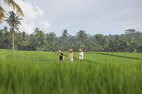 Santris Villa by GenuineHost